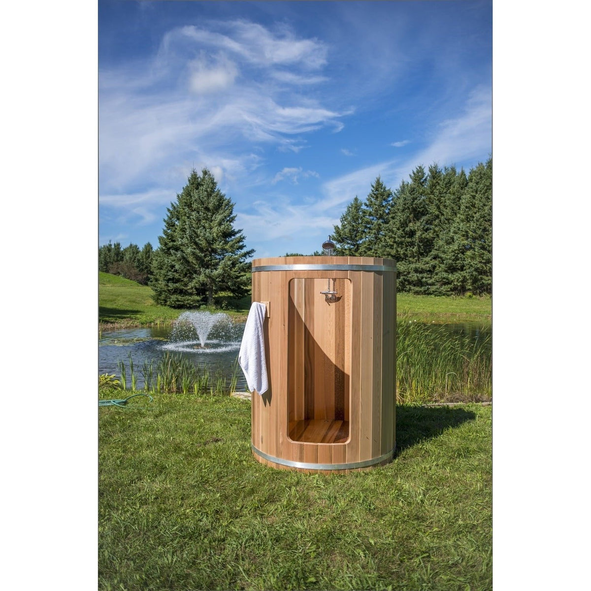 Rainbow Outdoor Shower (Knotty/Clear Red Cedar)