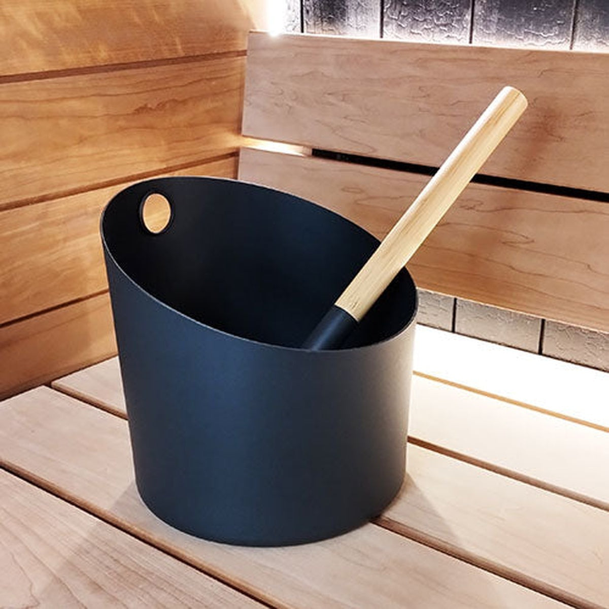 Kolo Sauna Set 4 - variant-450-KOLO-B-L-SET4-BK-black - 02_lifestyle_black_docked.jpg