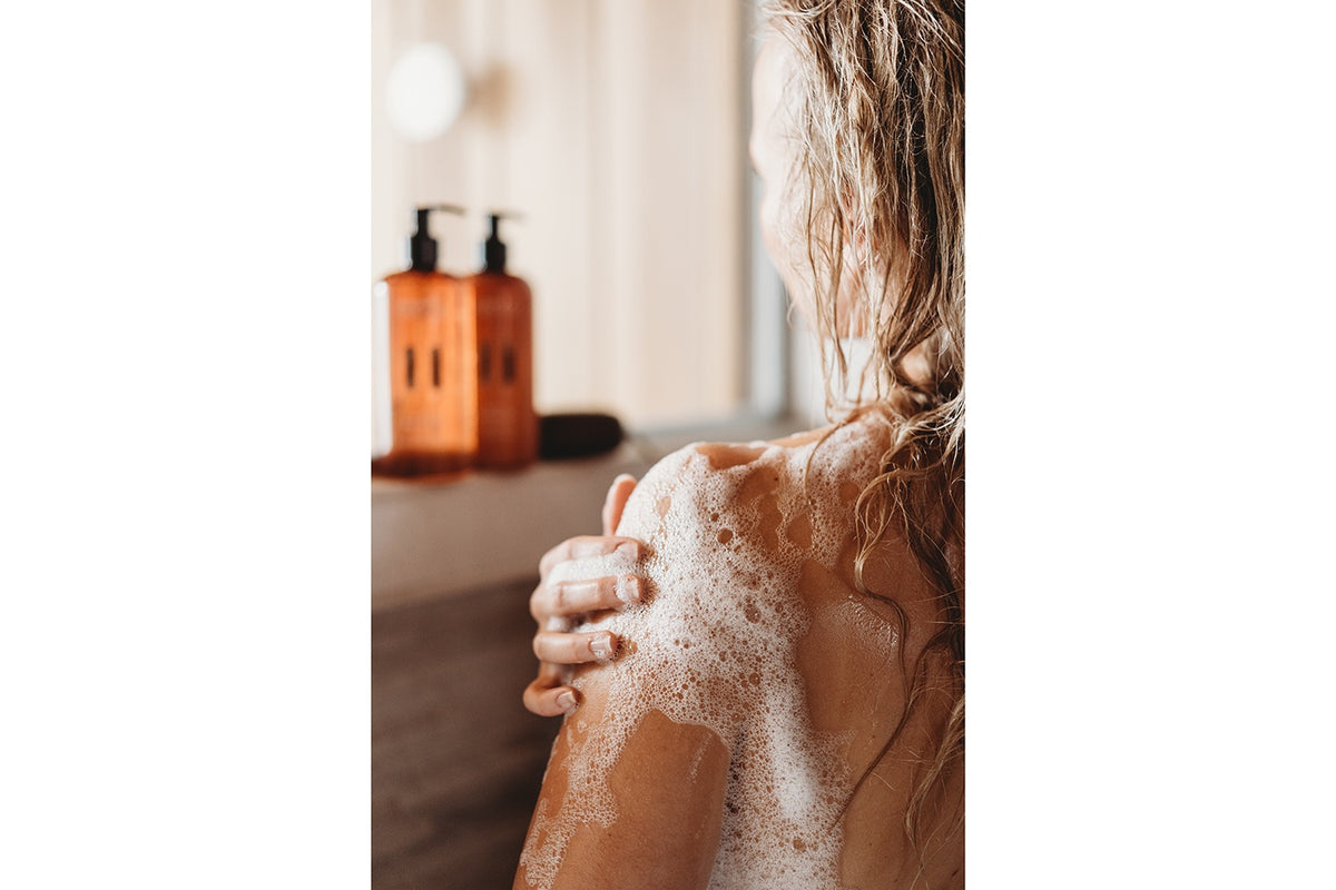 Rento Mild Foaming Body Wash 400mL - Blueberry