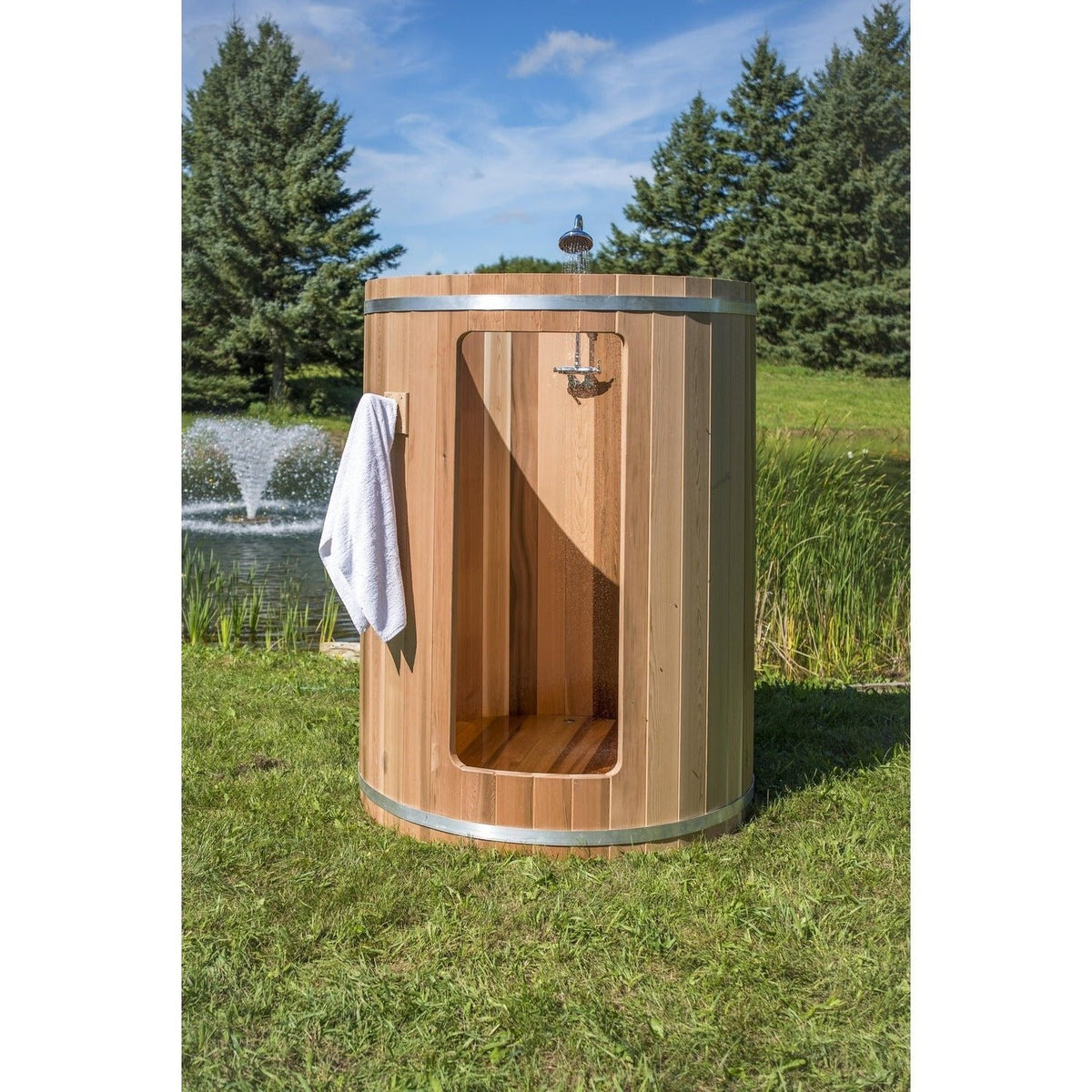 Rainbow Outdoor Shower (Knotty/Clear Red Cedar)